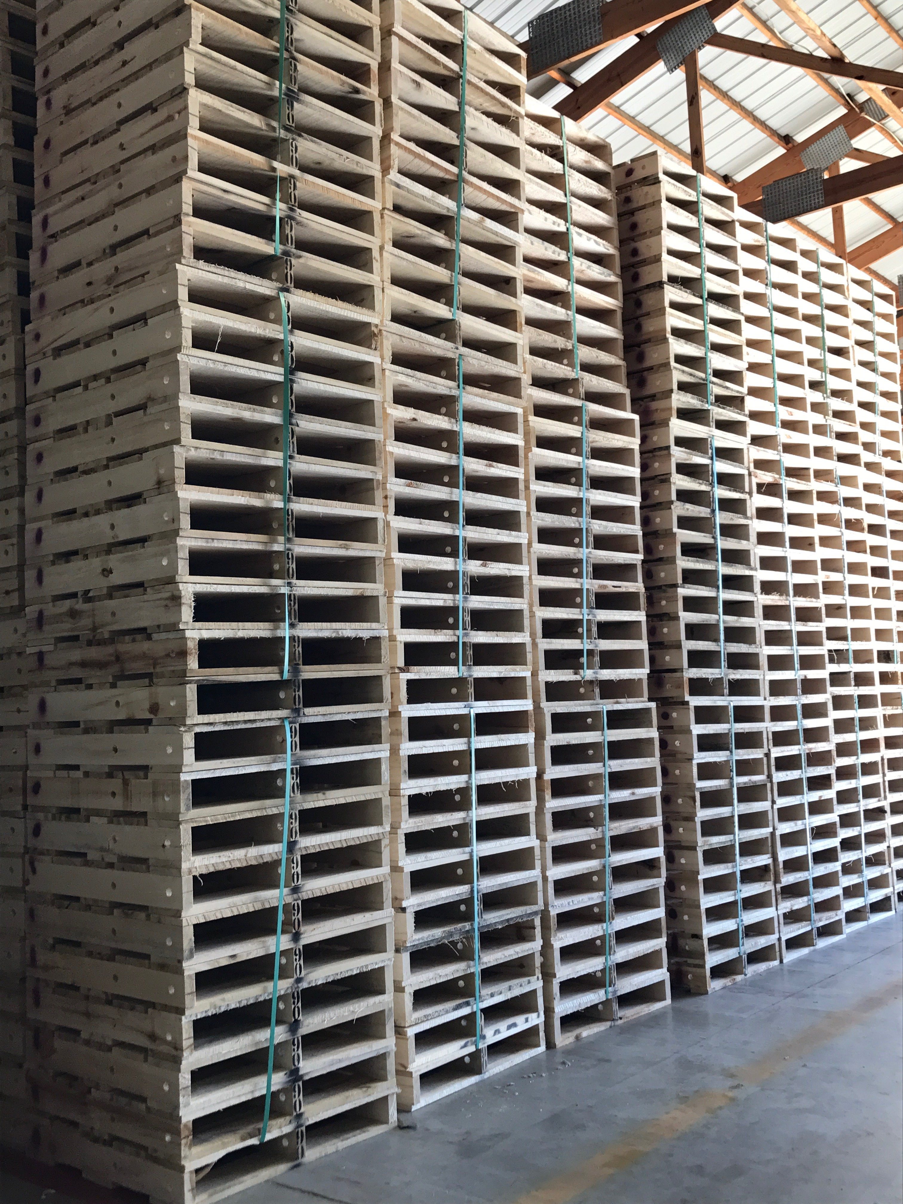 pile-of-pallets-e1508792857788